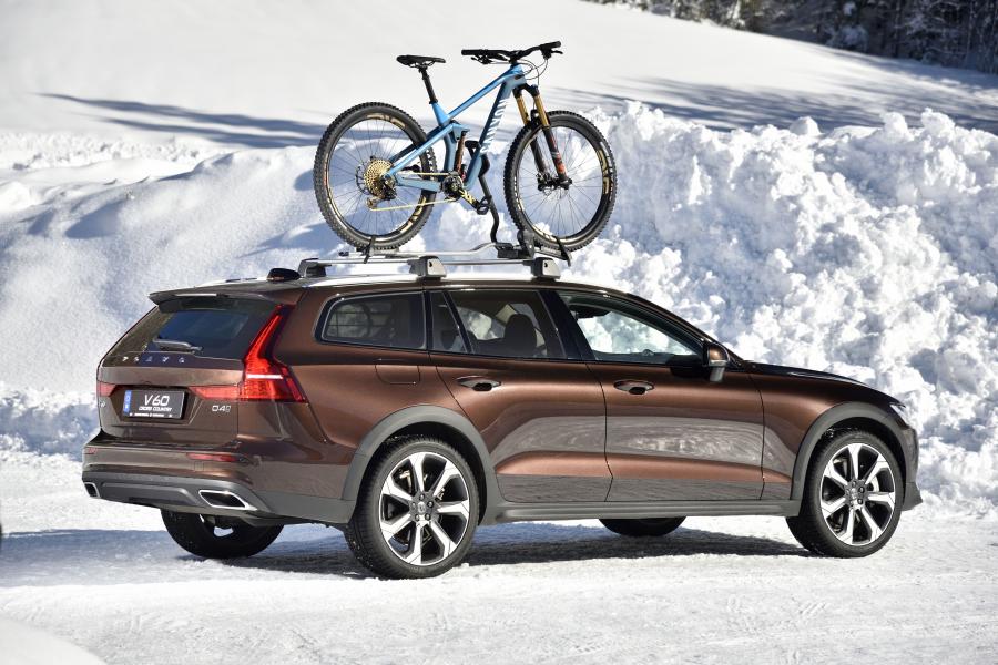  Volvo V60 D4 Cross Country 2018 года  (WW) (фото 41 из 49)